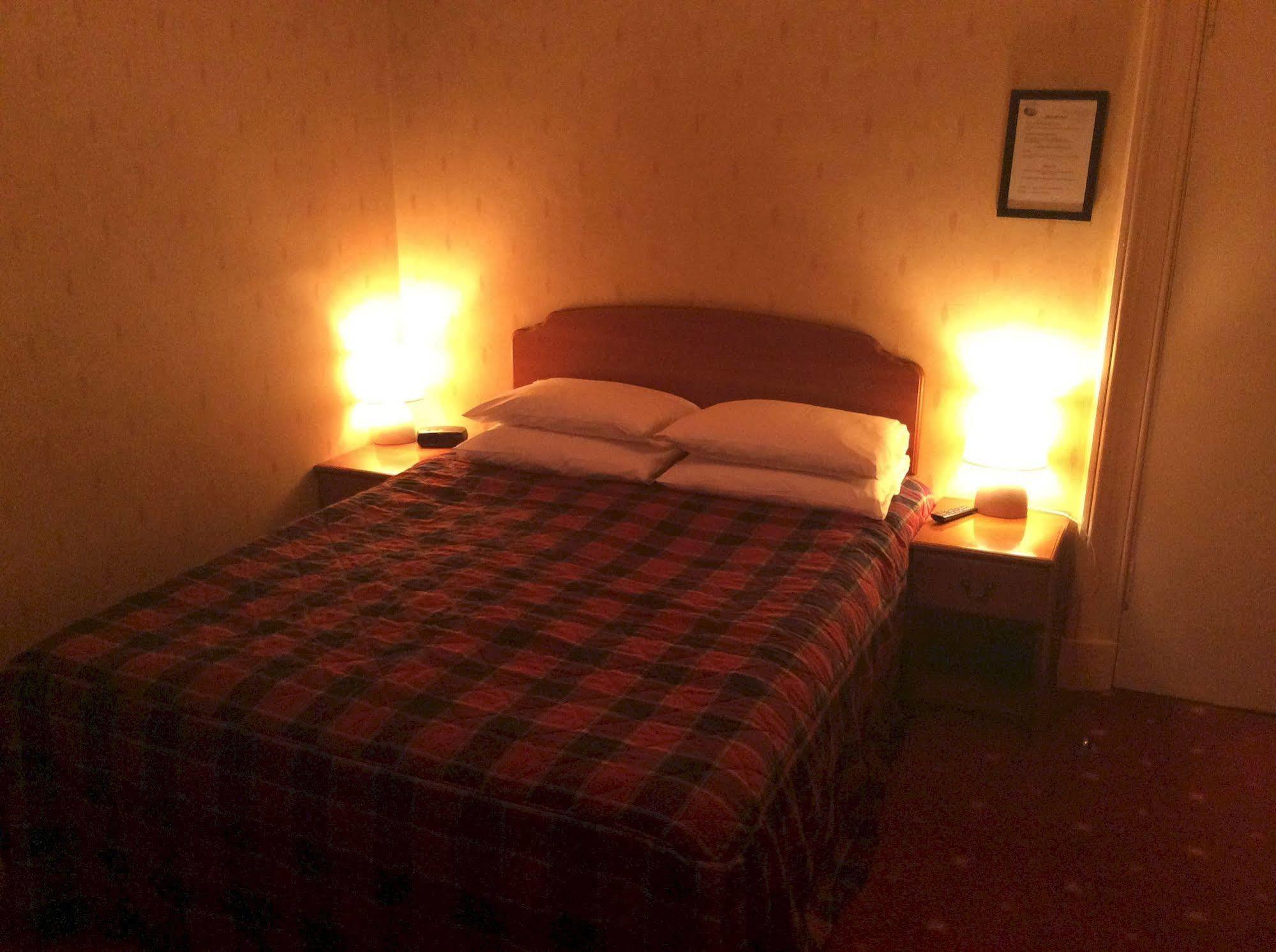 Taychreggan Hotel Dundee Eksteriør bilde
